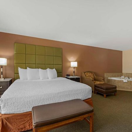 Best Western Plus Country Inn & Suites Додж Сити Екстериор снимка