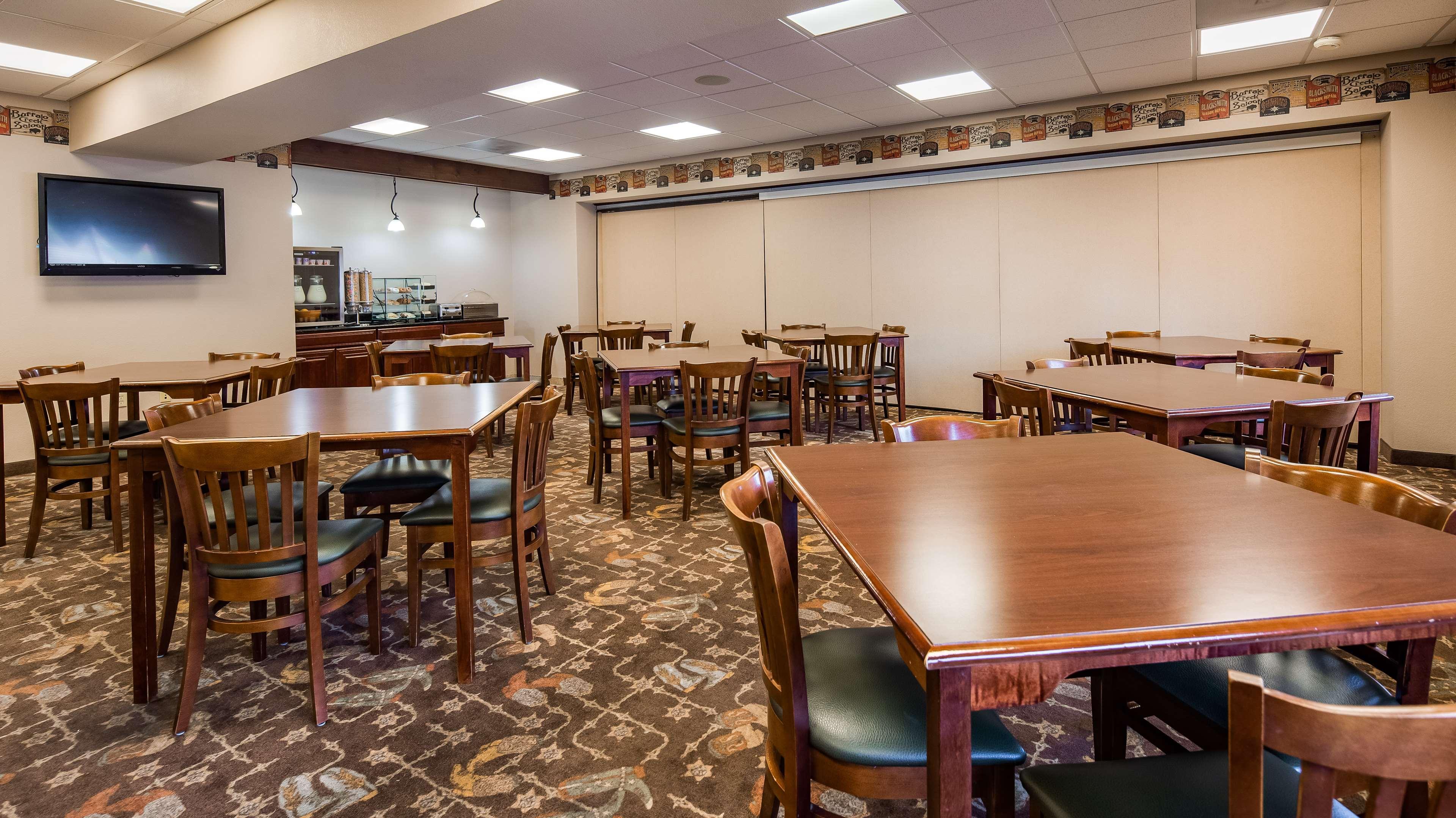 Best Western Plus Country Inn & Suites Додж Сити Екстериор снимка