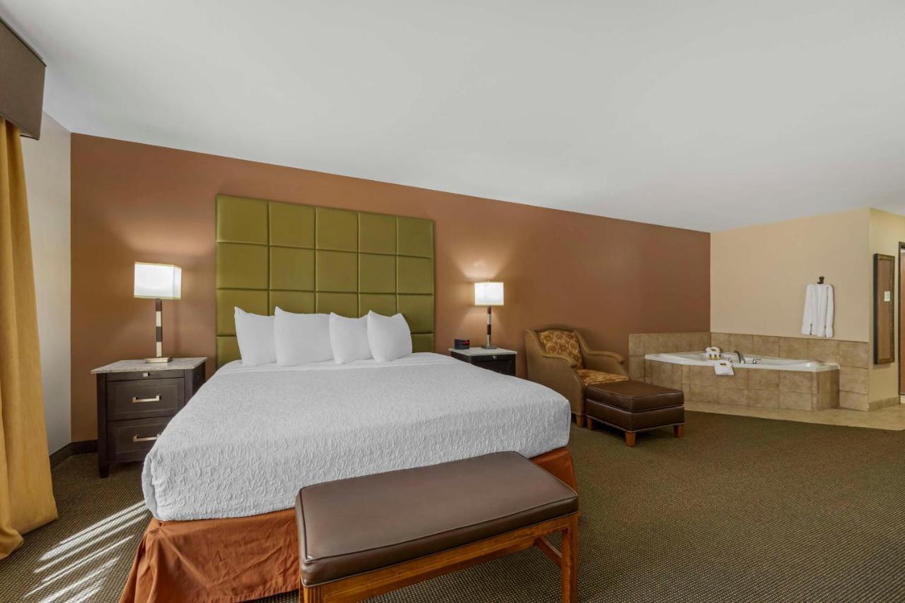 Best Western Plus Country Inn & Suites Додж Сити Екстериор снимка