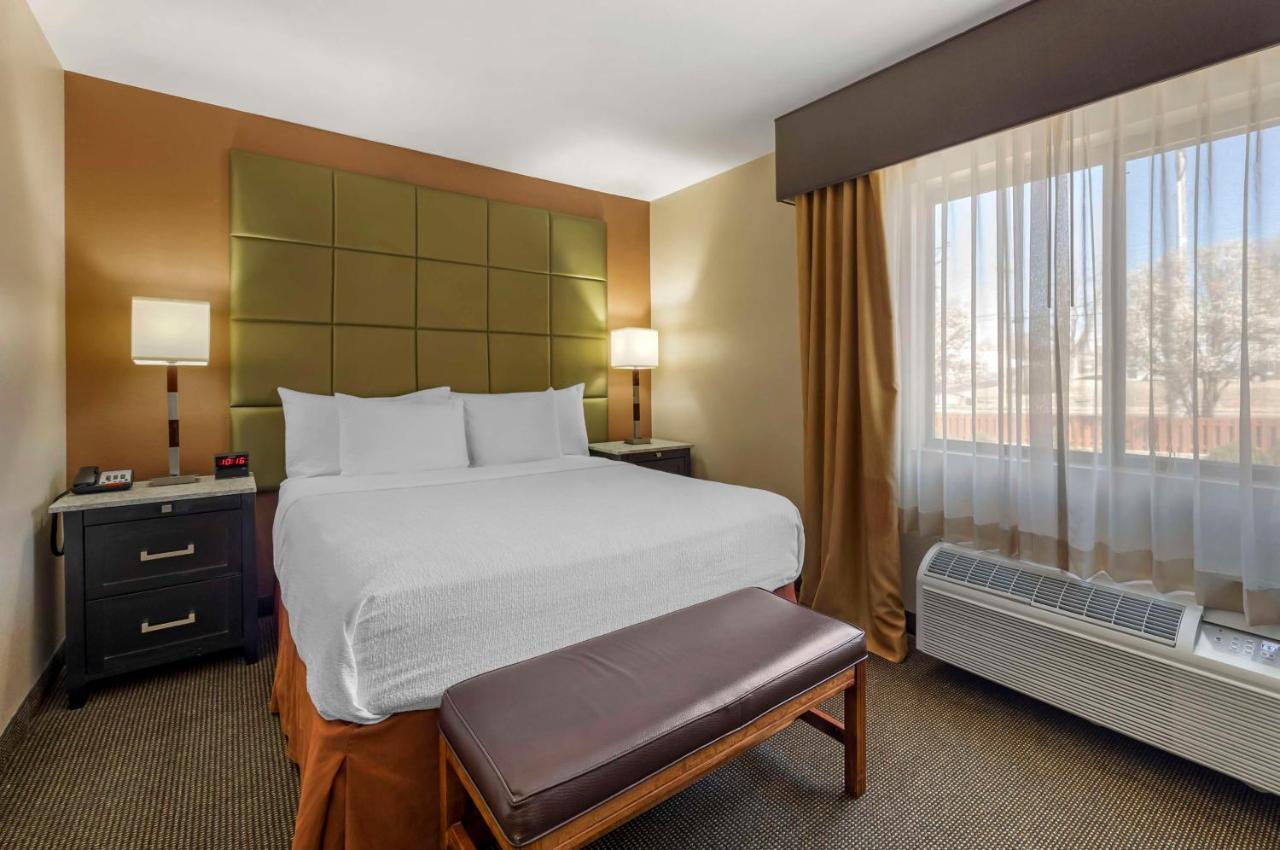 Best Western Plus Country Inn & Suites Додж Сити Екстериор снимка