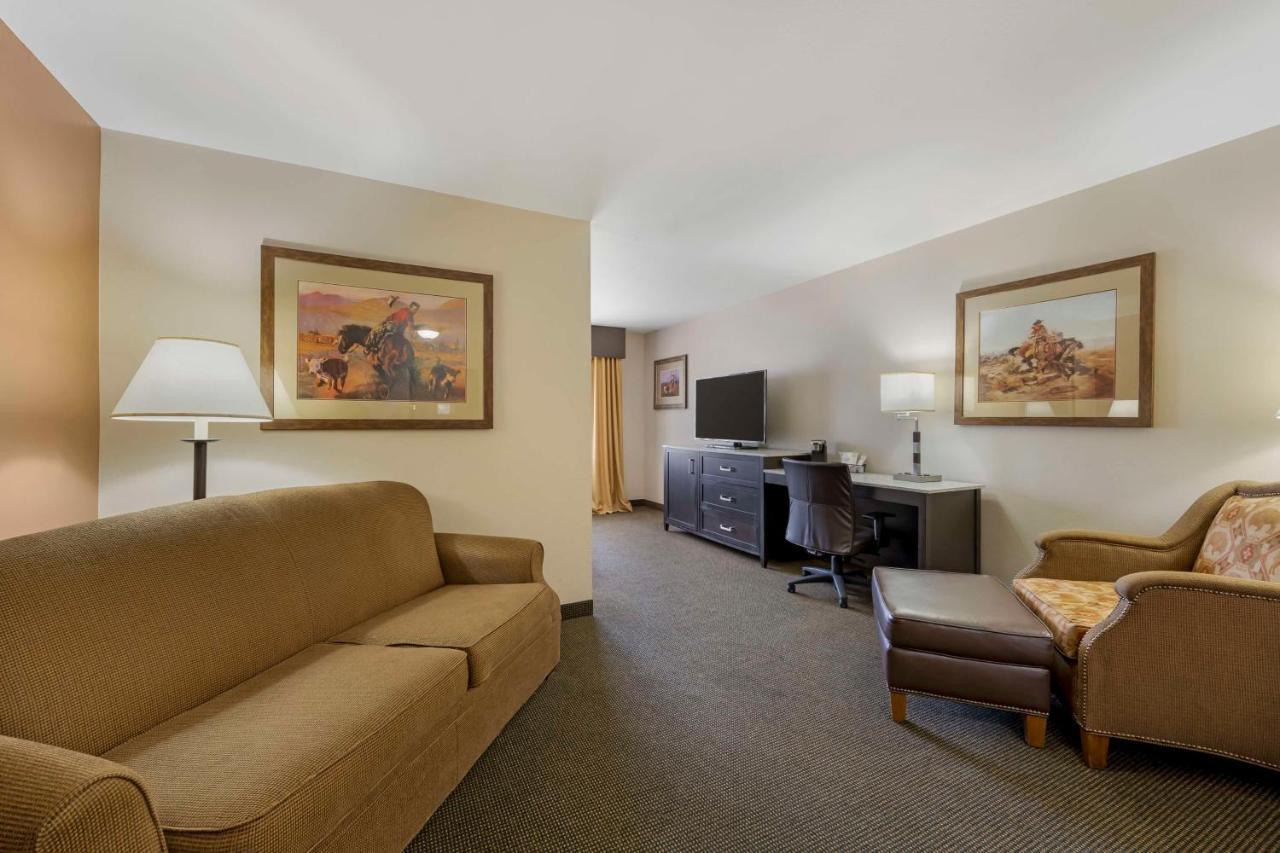 Best Western Plus Country Inn & Suites Додж Сити Екстериор снимка