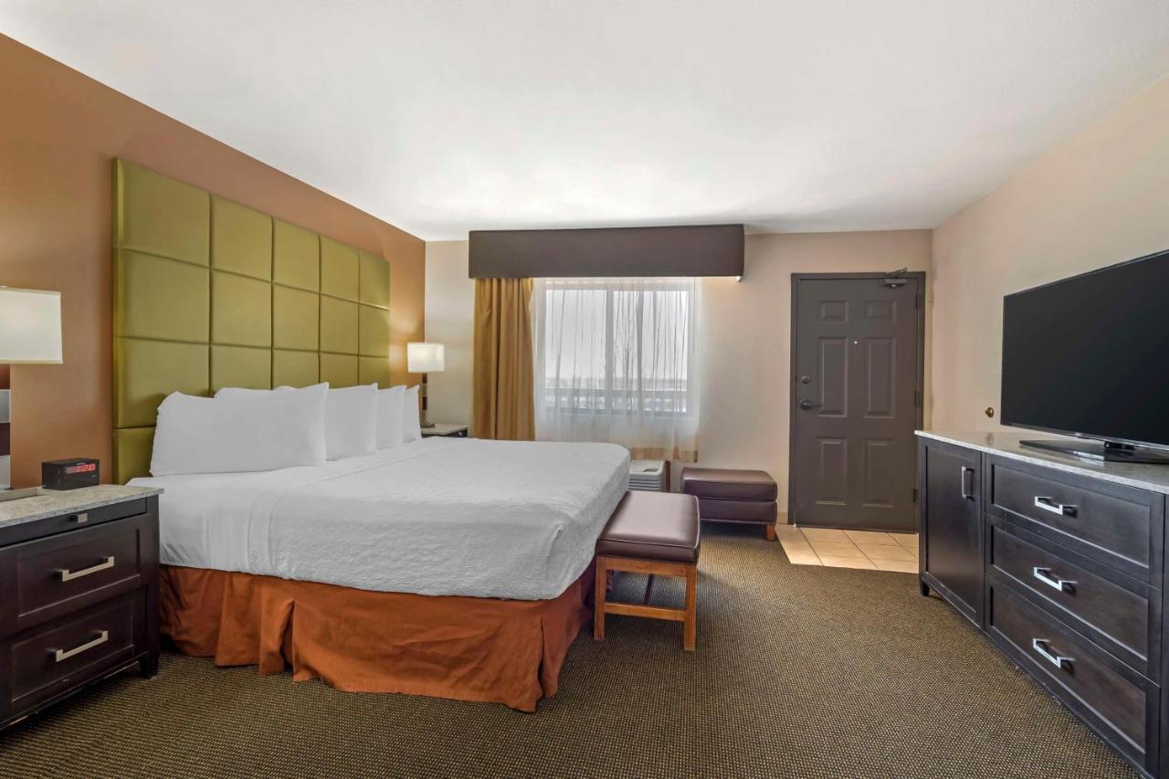 Best Western Plus Country Inn & Suites Додж Сити Екстериор снимка