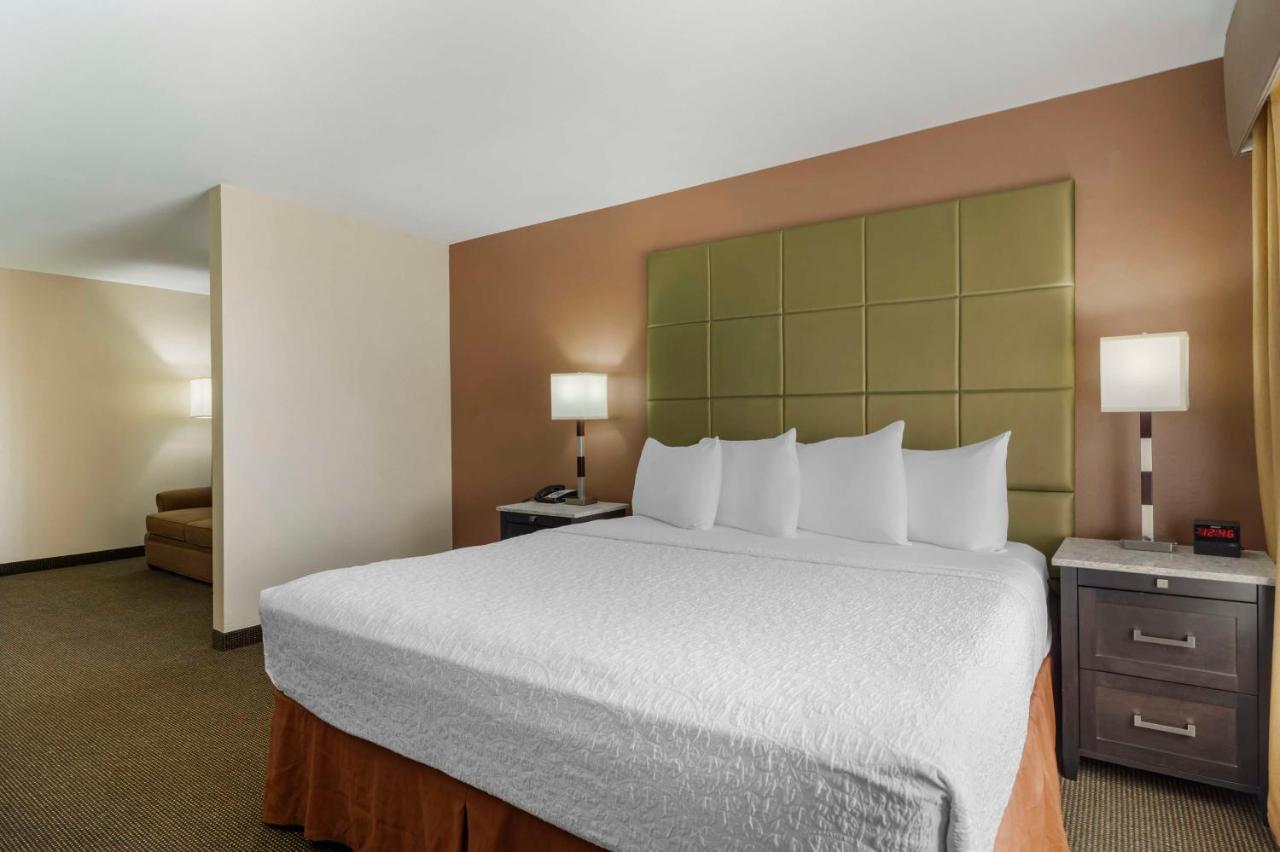 Best Western Plus Country Inn & Suites Додж Сити Екстериор снимка