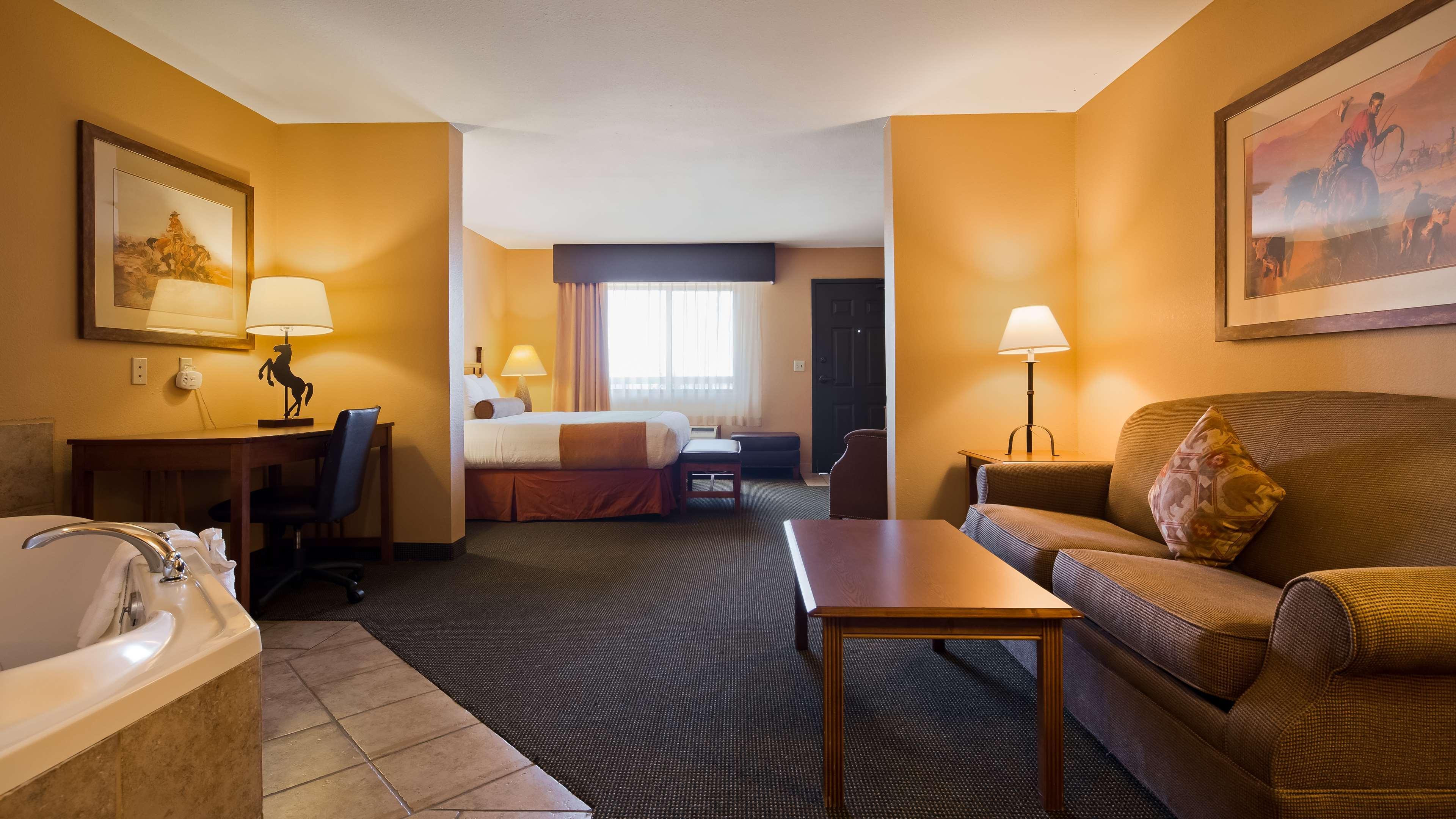 Best Western Plus Country Inn & Suites Додж Сити Екстериор снимка