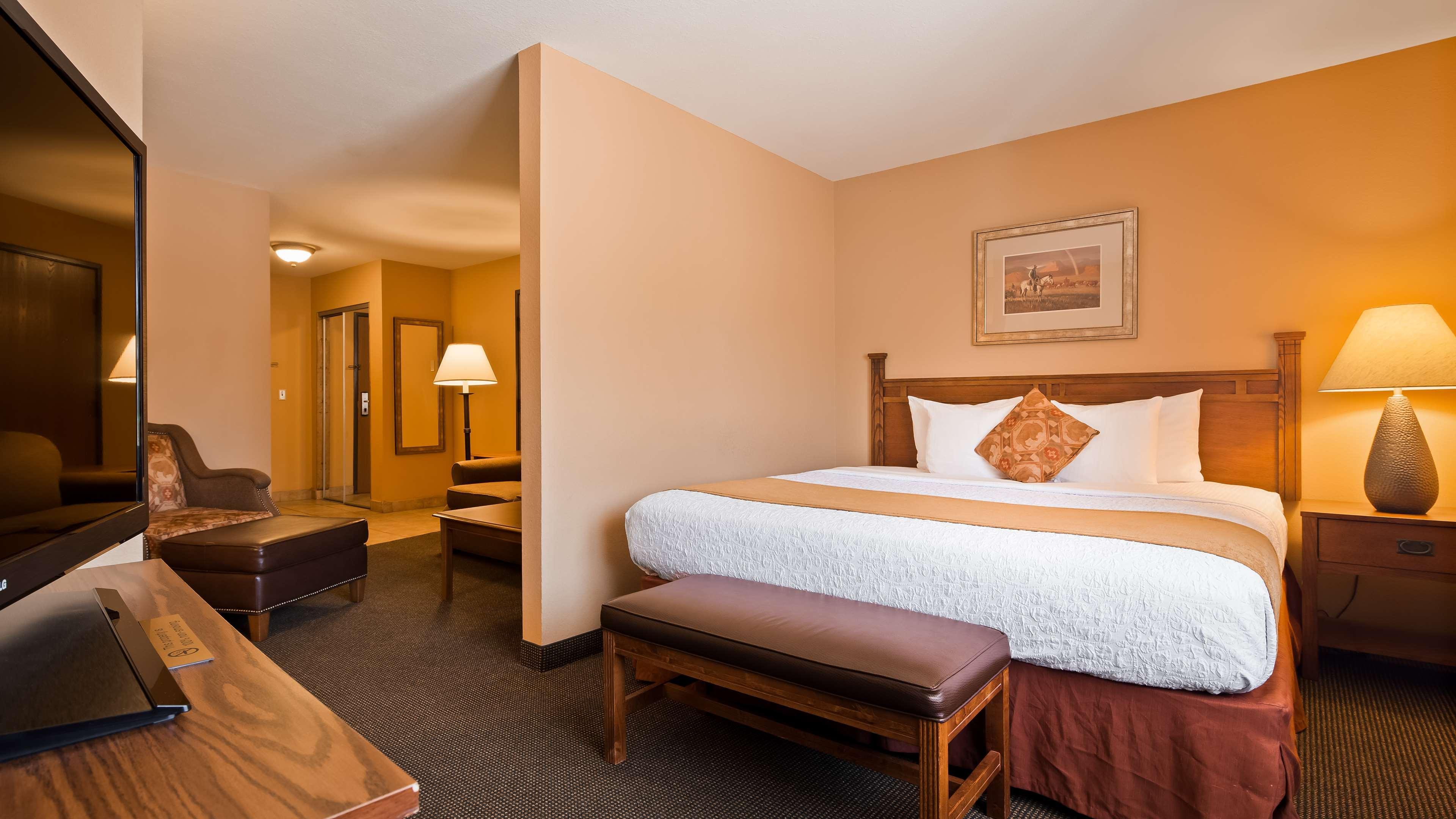 Best Western Plus Country Inn & Suites Додж Сити Екстериор снимка