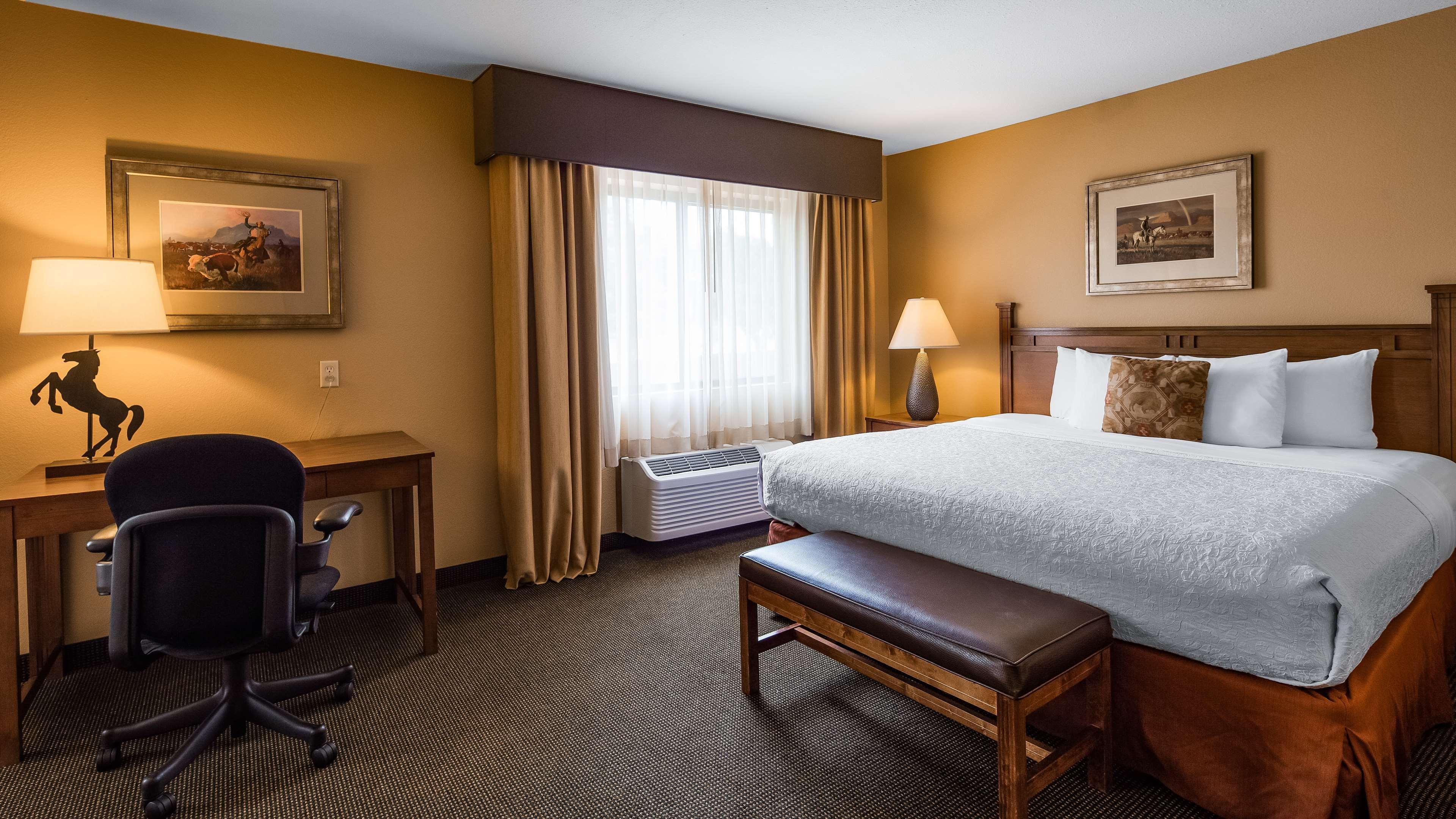 Best Western Plus Country Inn & Suites Додж Сити Екстериор снимка