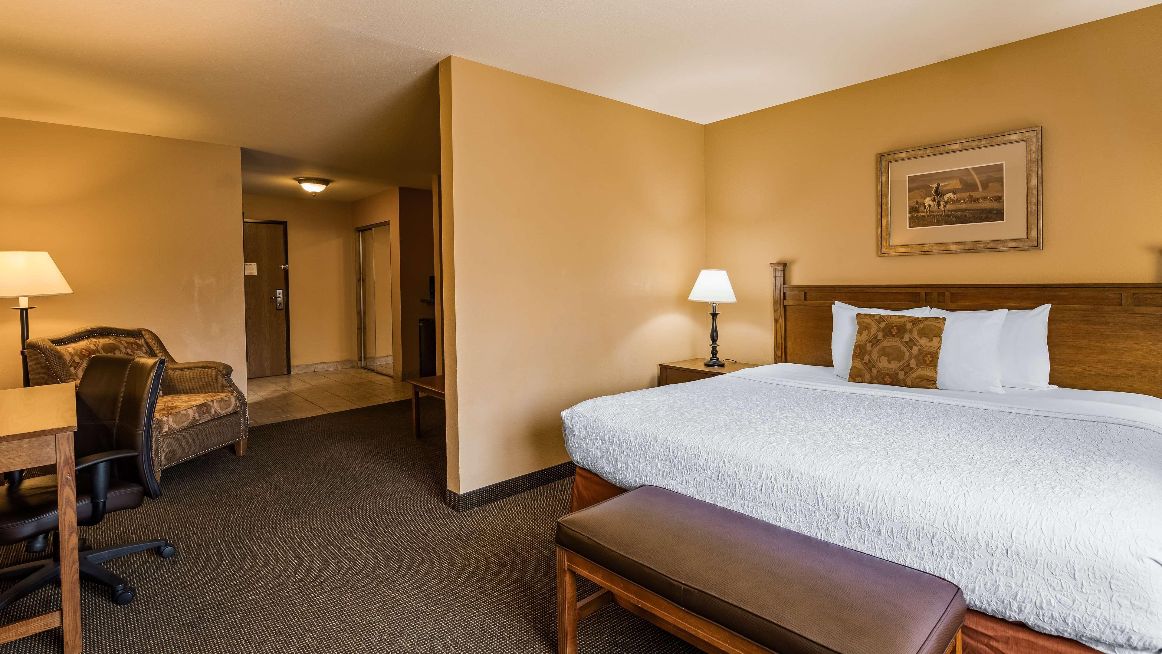 Best Western Plus Country Inn & Suites Додж Сити Екстериор снимка