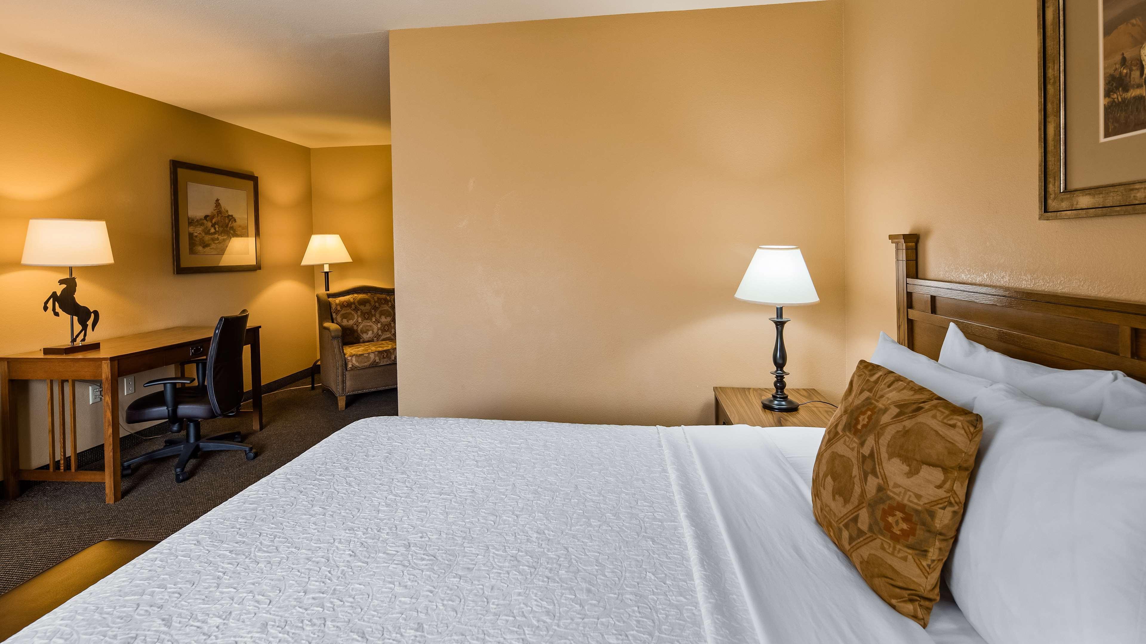 Best Western Plus Country Inn & Suites Додж Сити Екстериор снимка