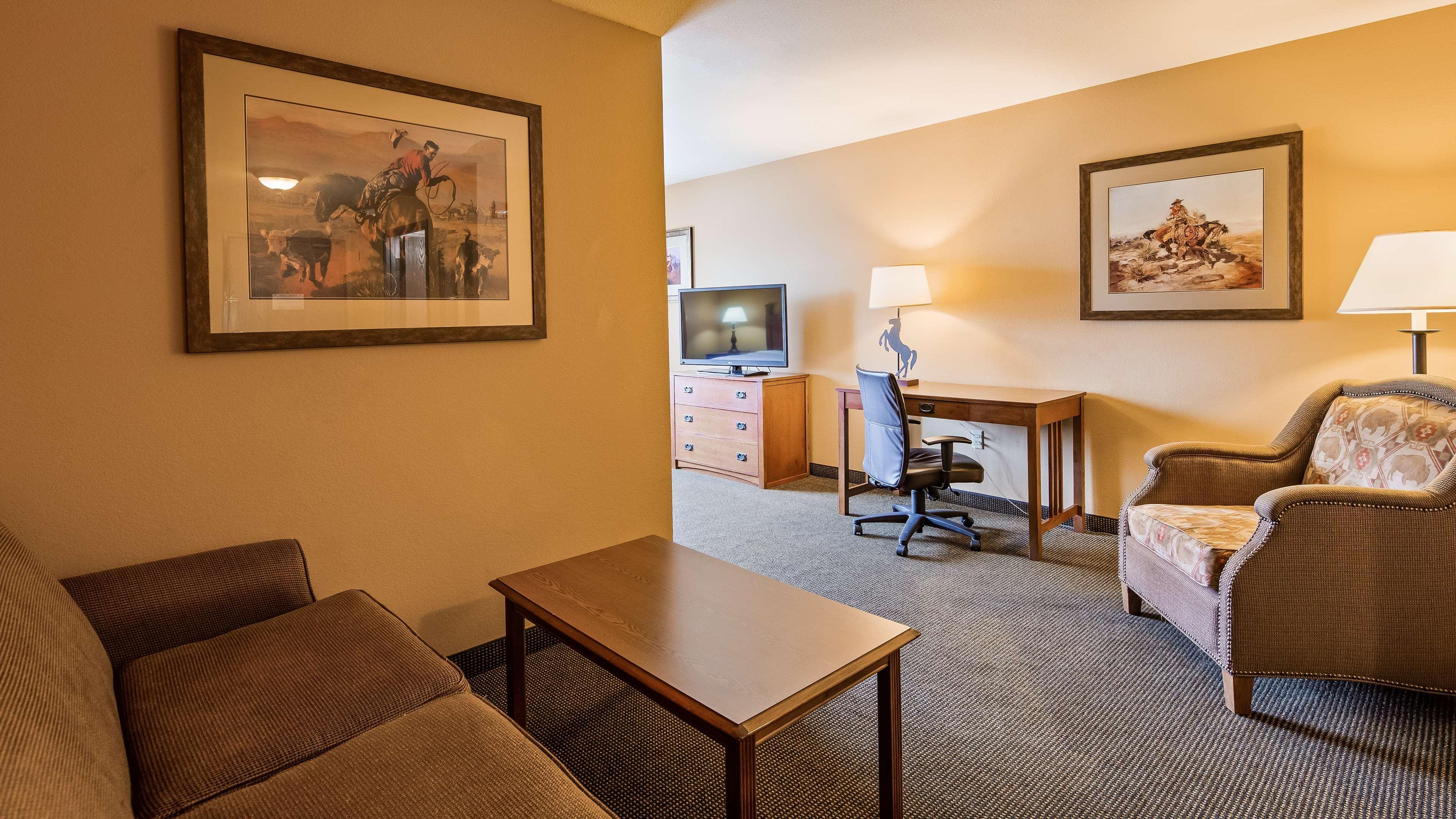 Best Western Plus Country Inn & Suites Додж Сити Екстериор снимка