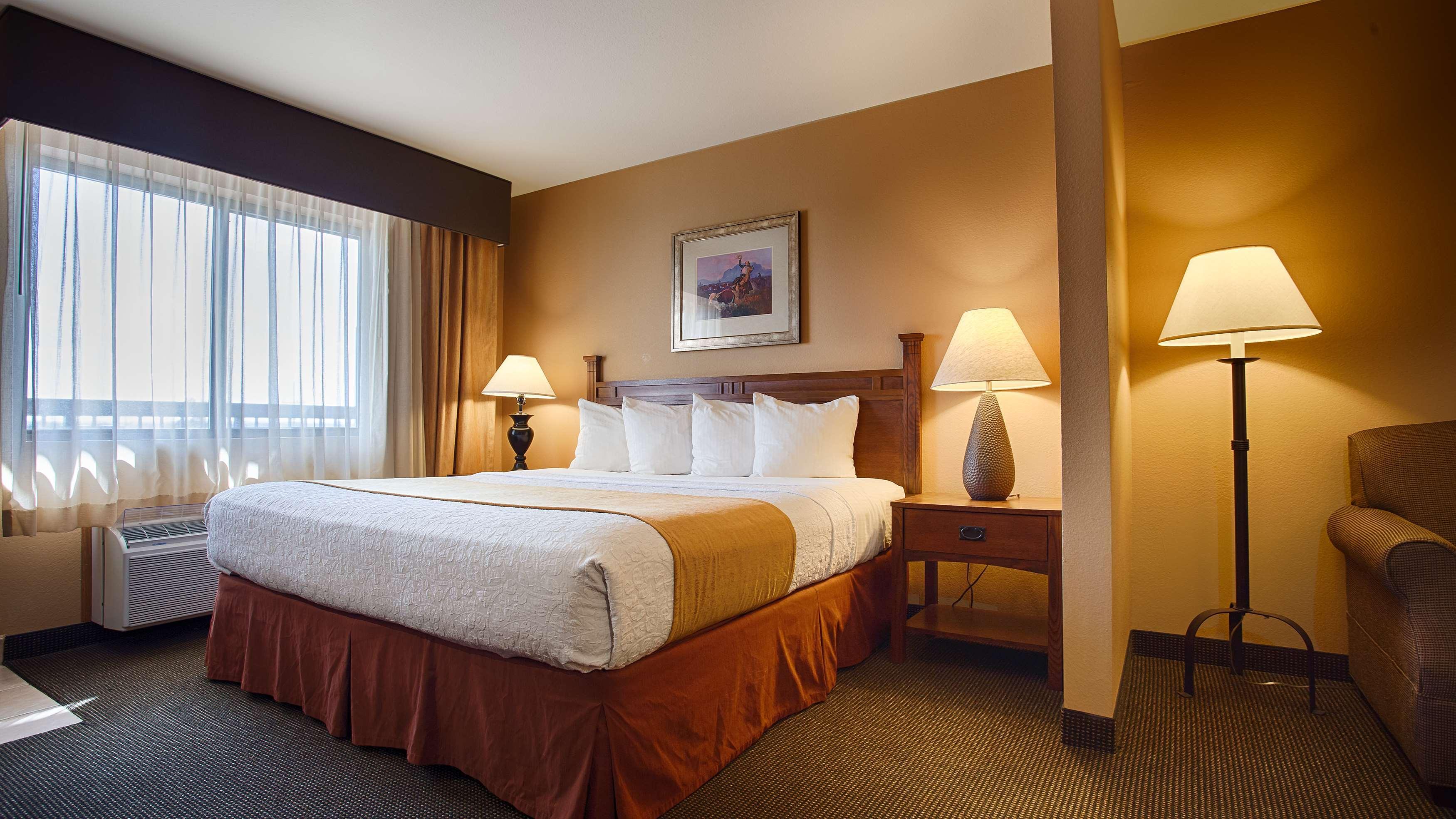 Best Western Plus Country Inn & Suites Додж Сити Екстериор снимка