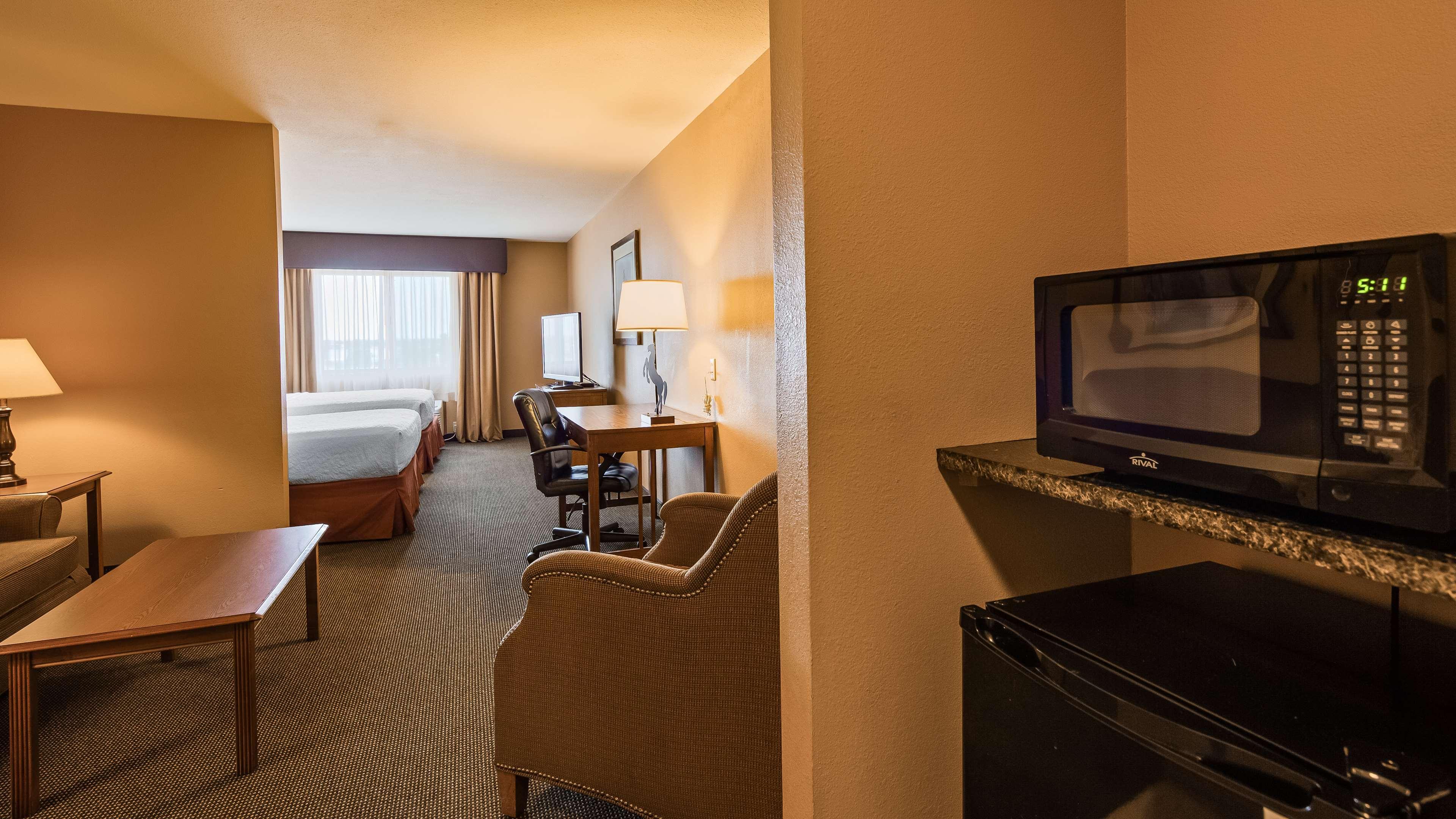 Best Western Plus Country Inn & Suites Додж Сити Екстериор снимка