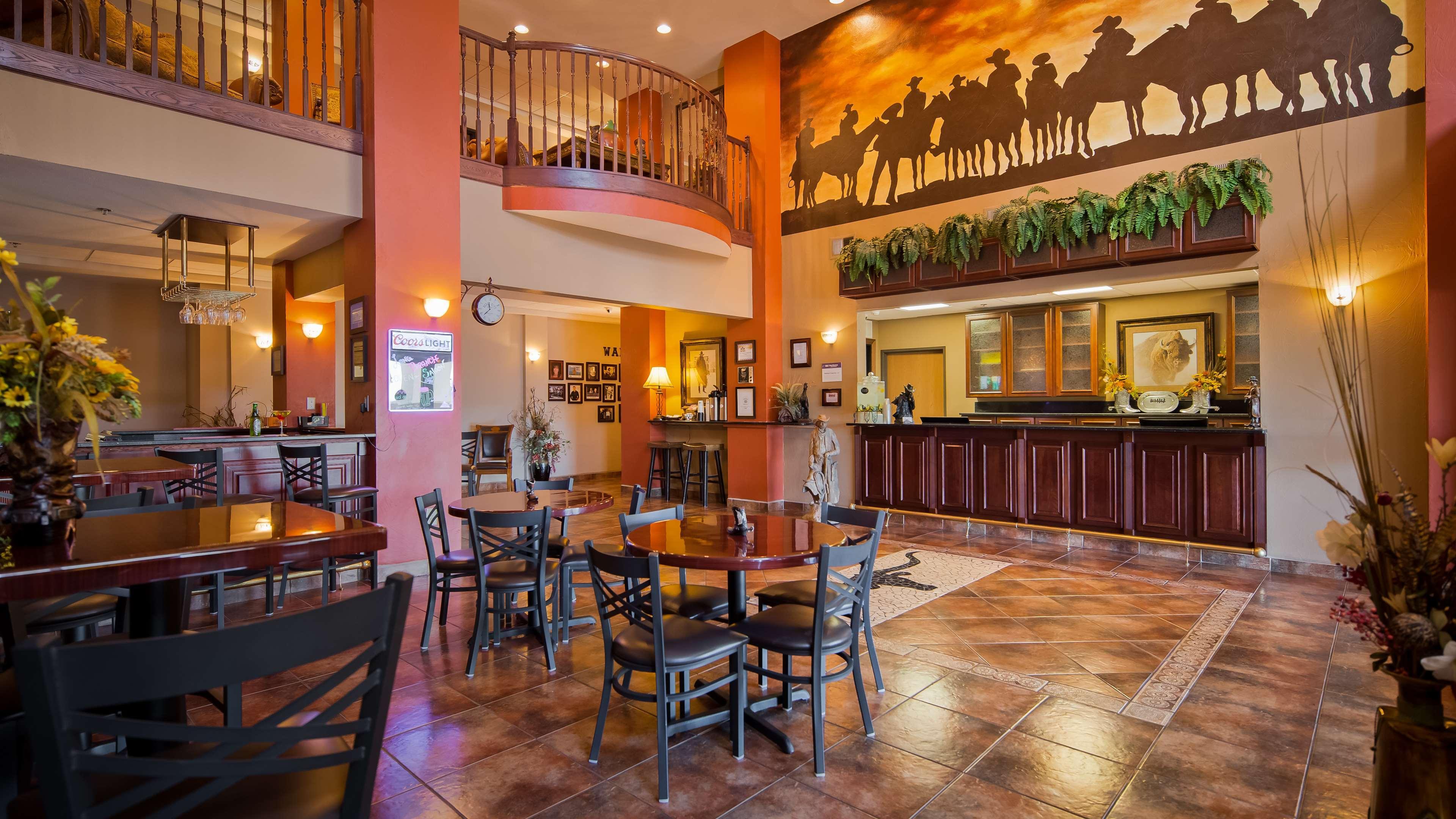 Best Western Plus Country Inn & Suites Додж Сити Екстериор снимка